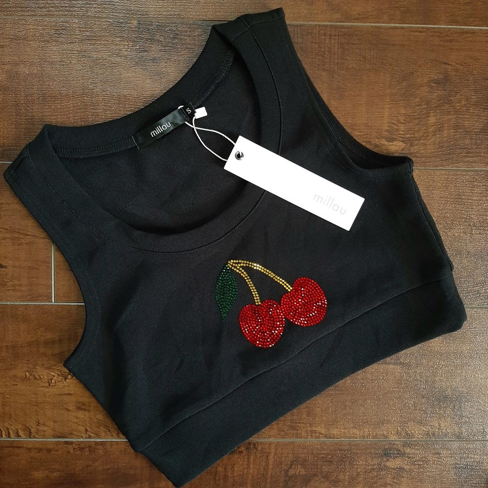 Millau Cherry Crop Top NWT Black Red Size Small